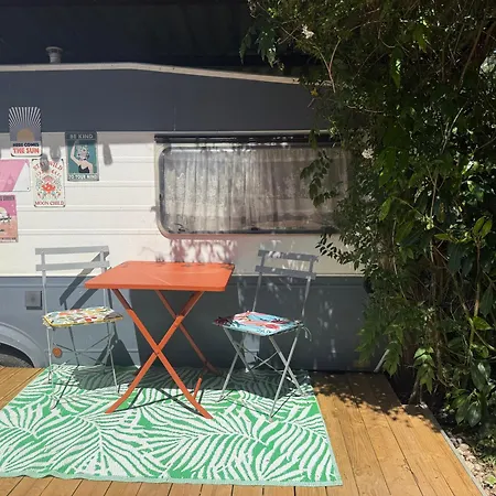 بيت ضيافة Aurinko : Caravane Avec Bain Nordique 3*