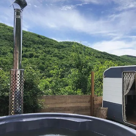 بيت ضيافة Aurinko : Caravane Avec Bain Nordique *