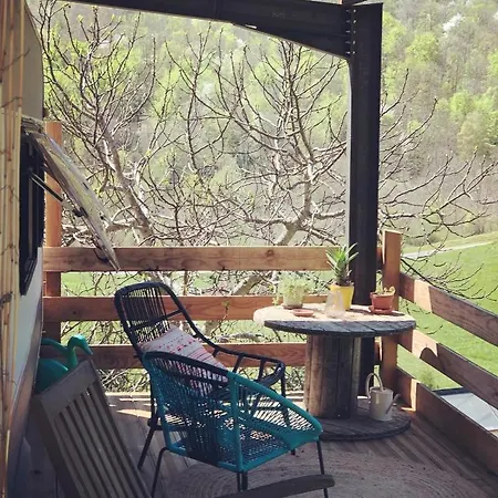 Aurinko : Caravane Avec Bain Nordique ゲストハウス