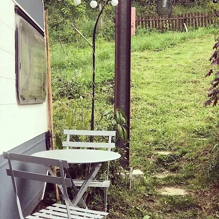 Aurinko : Caravane Avec Bain Nordique بيت ضيافة *
