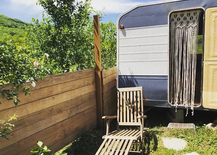 Gasthuis Aurinko : Caravane Avec Bain Nordique Roquefort-Les-Cascades