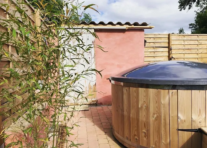 Aurinko : Caravane Avec Bain Nordique Gasthuis Roquefort-Les-Cascades