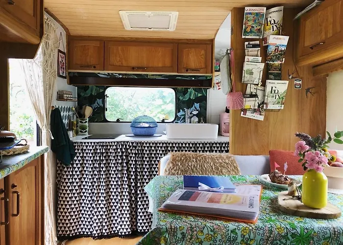 Gasthuis Aurinko : Caravane Avec Bain Nordique Roquefort-Les-Cascades