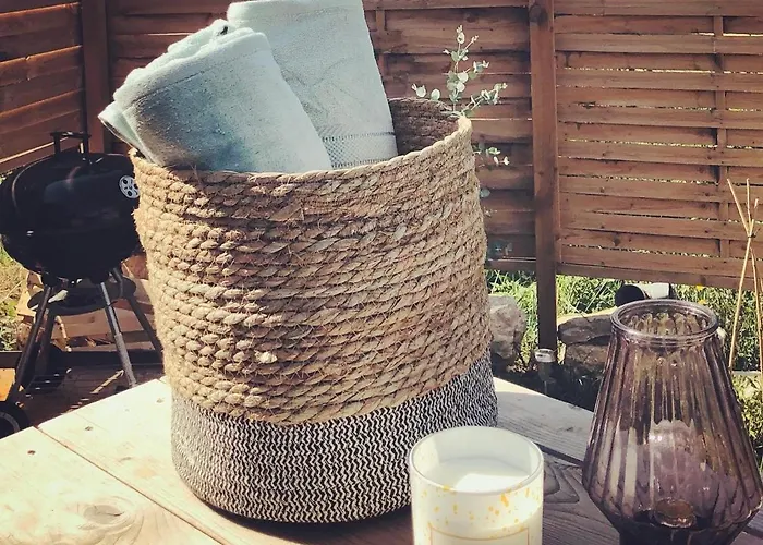 Aurinko : Caravane Avec Bain Nordique Gasthuis Roquefort-Les-Cascades